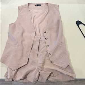Elegant Sleeveless Blazer and Shorts Set